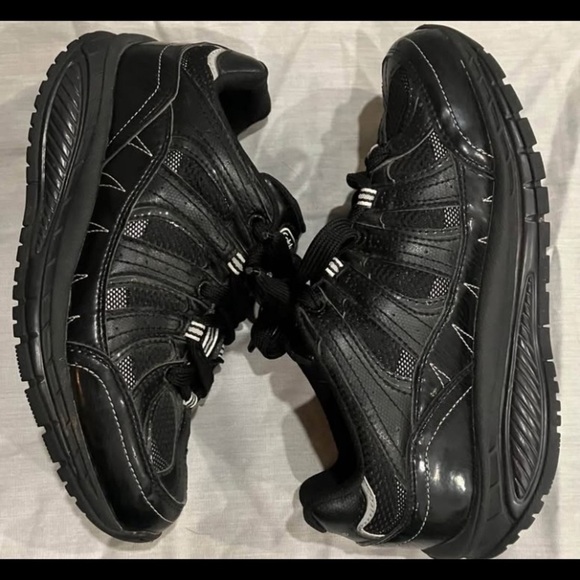 Women’s size 9 wedge walking / kitchen shoe anti-slip - Picture 6 of 10